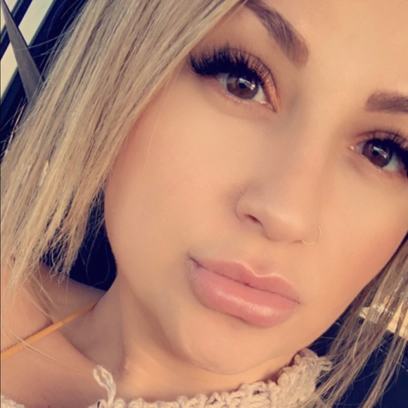 Meet your Posher, Latisha - Picture 1 of 1